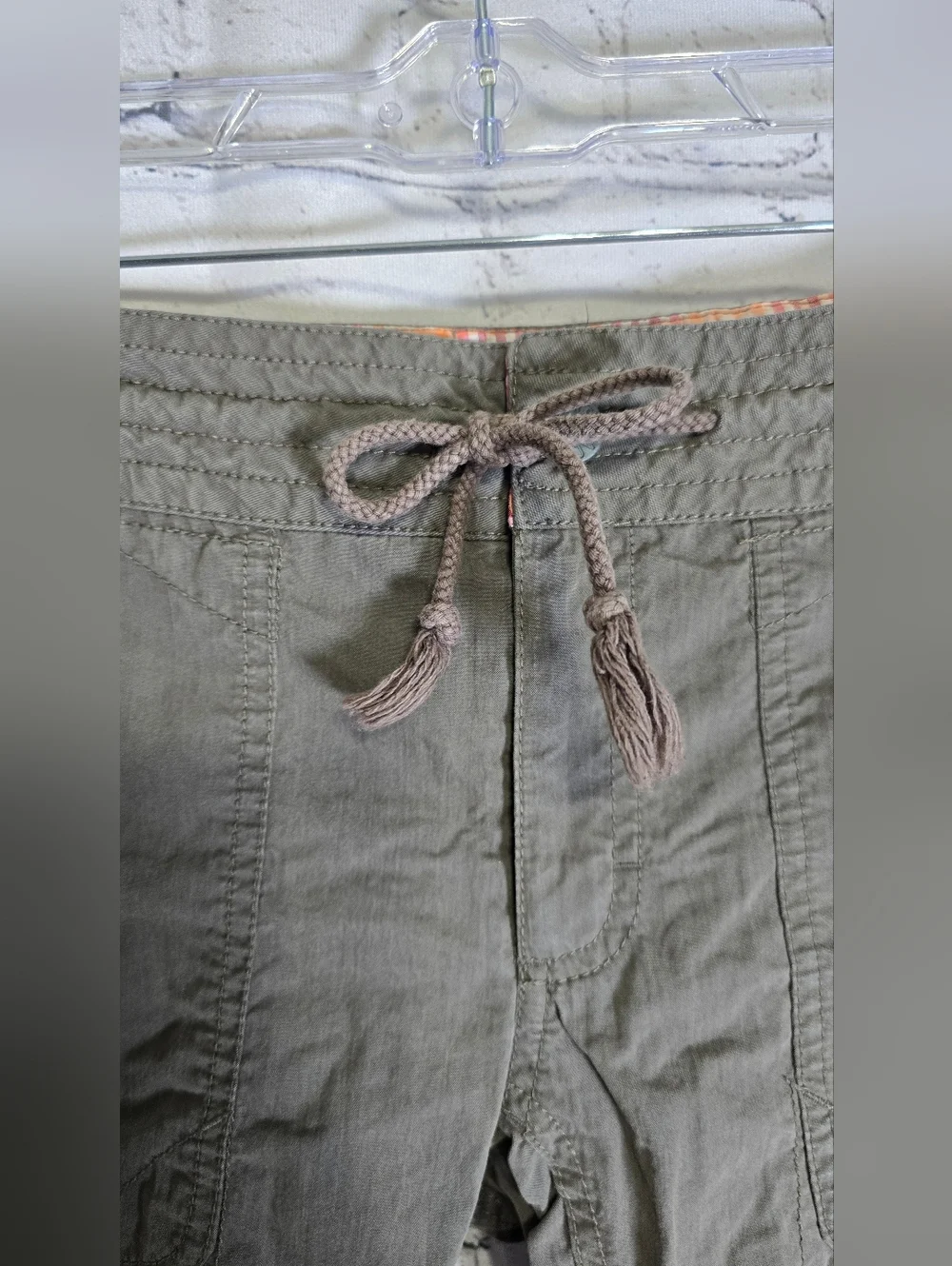 The North Face Olive Green/Gray Crop Cargo Pants Size 4‎